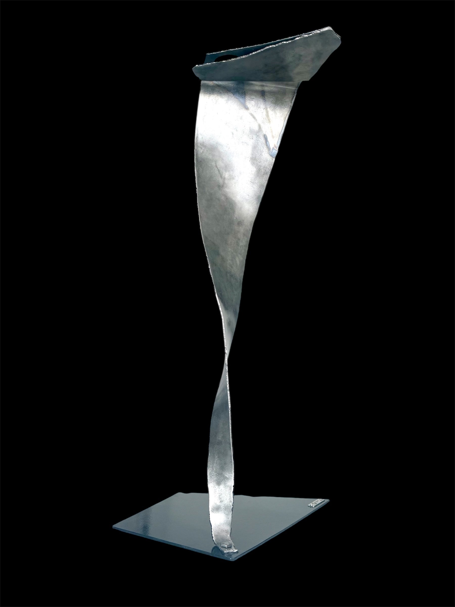 Kerzenständer als Metallskulptur UNIKAT  ,,Between Heaven and Earth‘‘